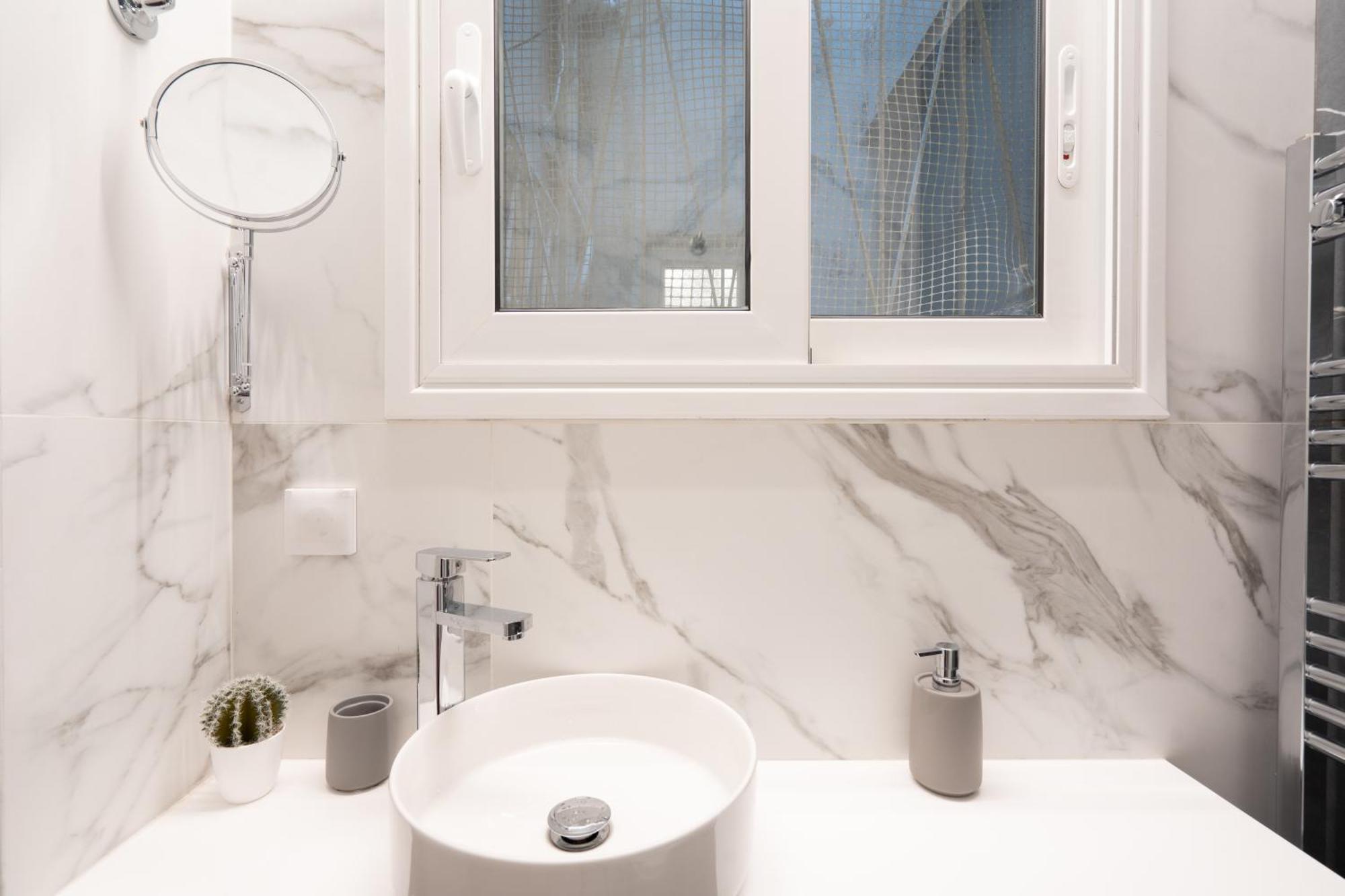 Exclusive And Deluxe Apartment In Athens City Luaran gambar